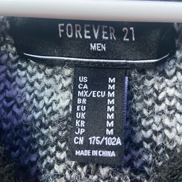 Forever 21 Men’s black and white sweater - Size: US medium - Picture 2 of 2